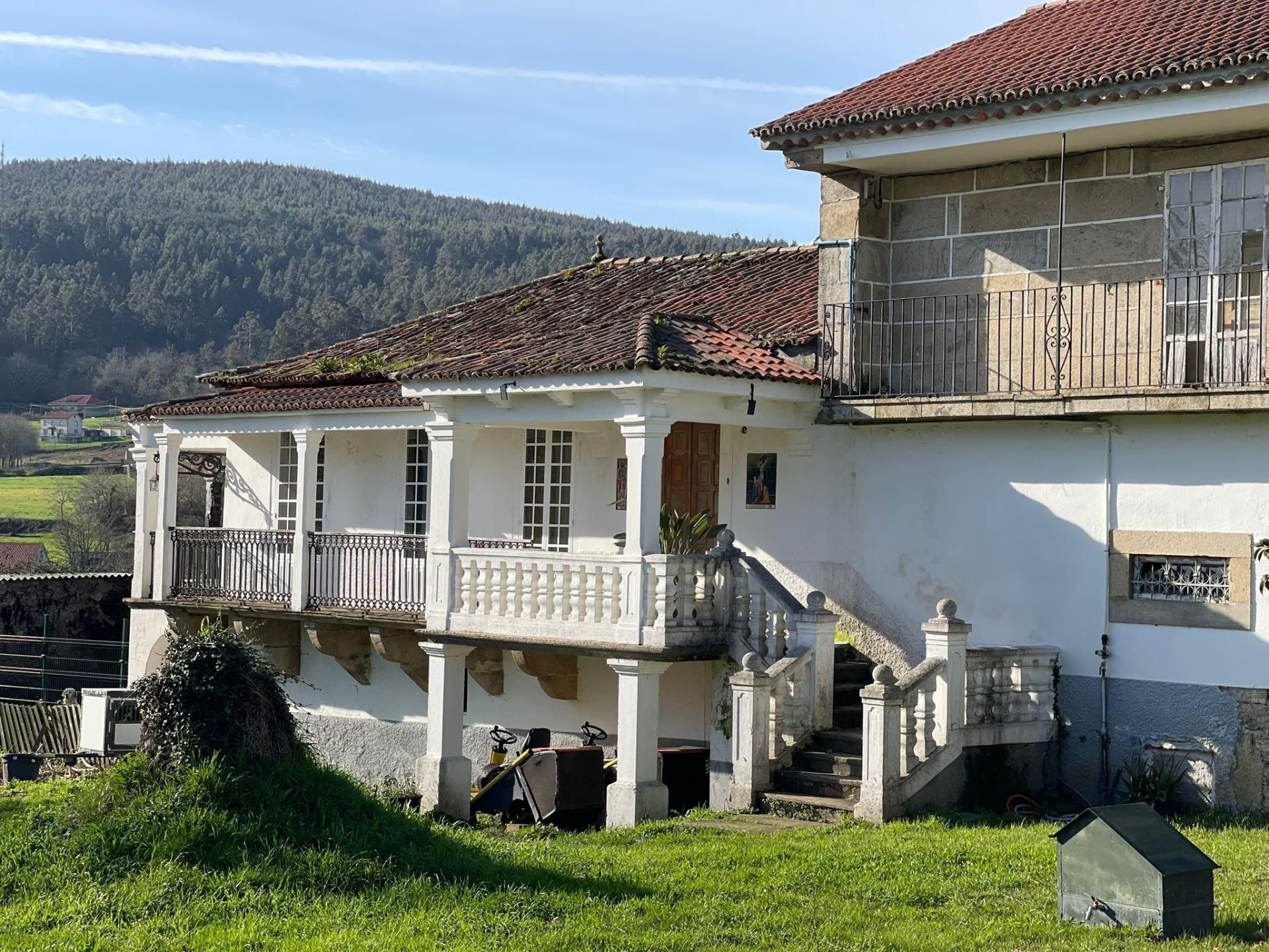 Vista exterior de Finca rústica en venda en Teo amb Terrassa i Balcó