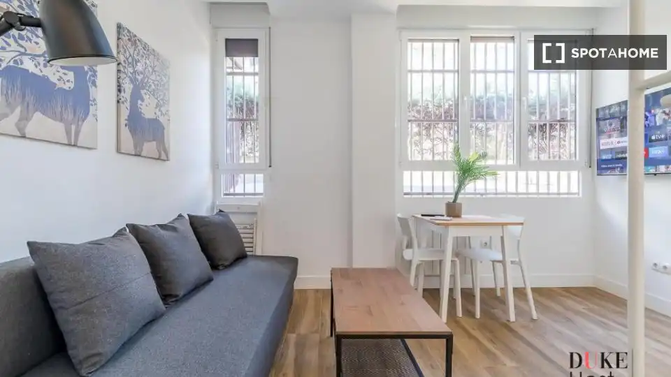 Room in San Juan Bautista