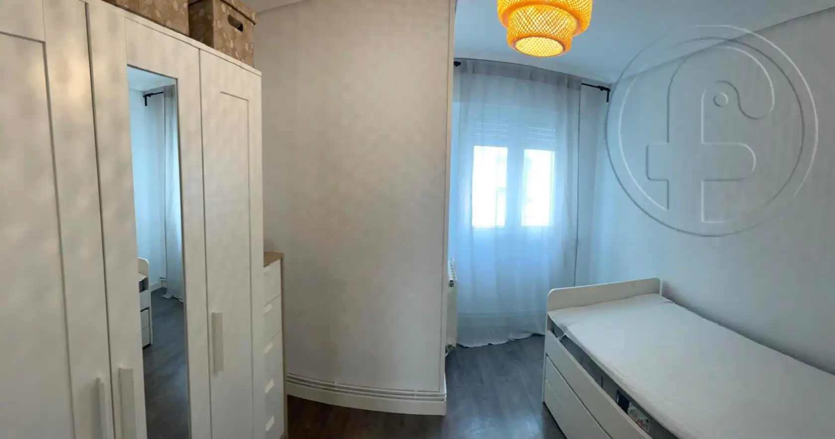Dormitori de Pis de lloguer en Santander amb Calefacció, Parquet i Moblat