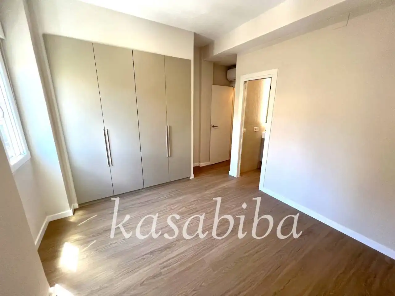 Schlafzimmer von Wohnung zum Verkauf in Valencia mit Klimaanlage, Heizung und Parkett