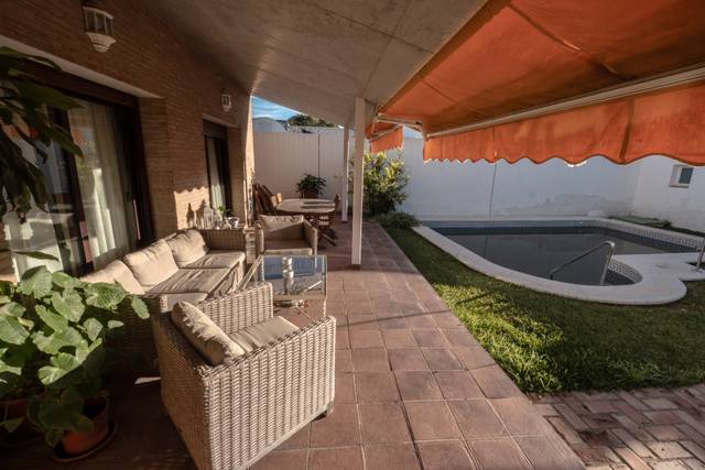 Casa-chalet en Venta en Calle San Bartolomé, 25 en Umbrete