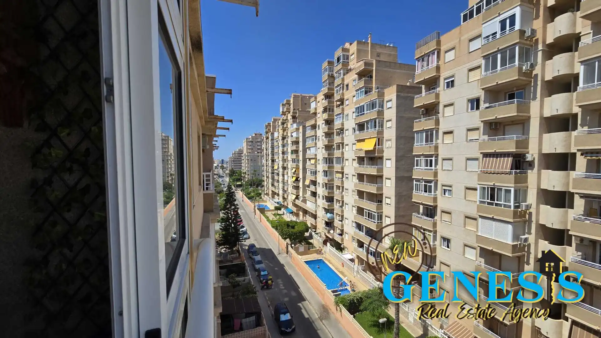 Vista exterior de Apartamento en venta en Torrevieja con Terraza, Amueblado y Lavadora
