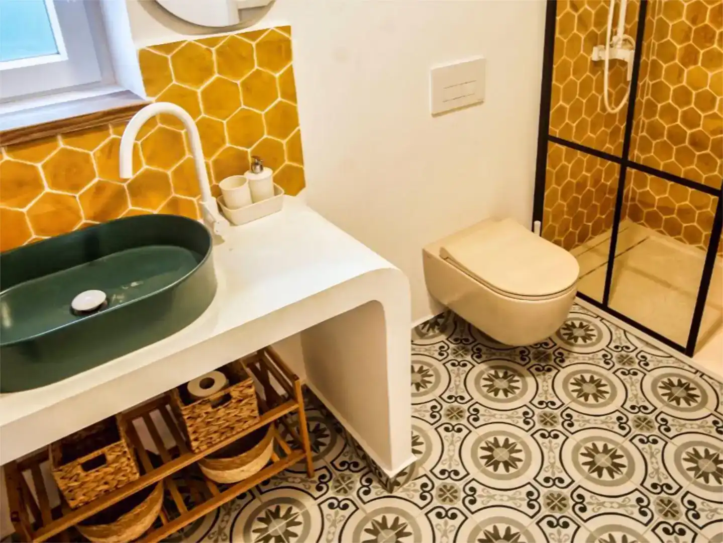 Bathroom of Flat for sale in Oliva  with Air Conditioner, Private garden and Storage room