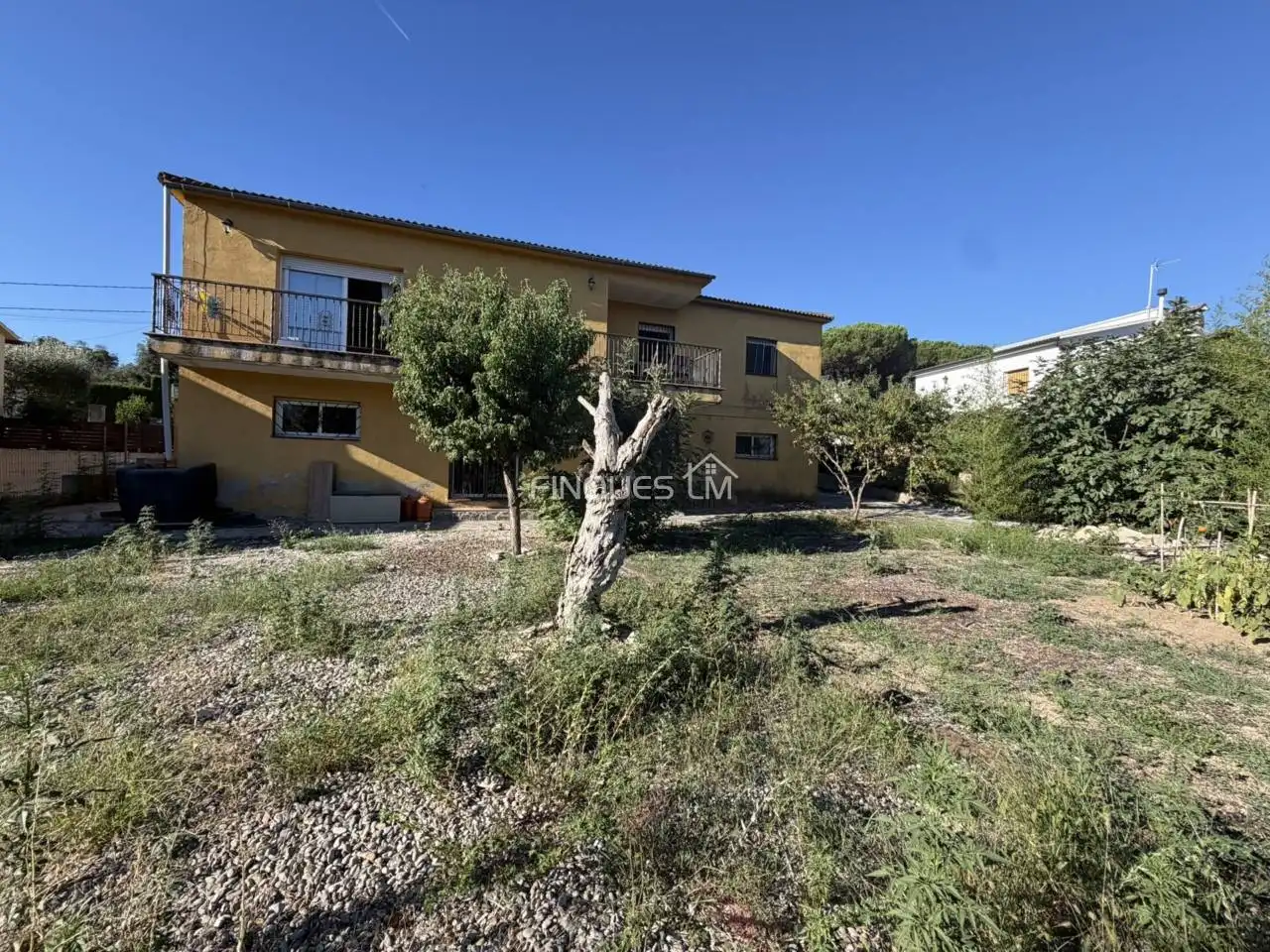 Casa con jardín en venta en Calle Rovelló, imagen 2