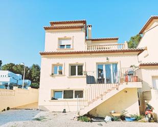 Vista exterior de Casa o xalet en venda en Calpe / Calp amb Aire condicionat, Terrassa i Piscina