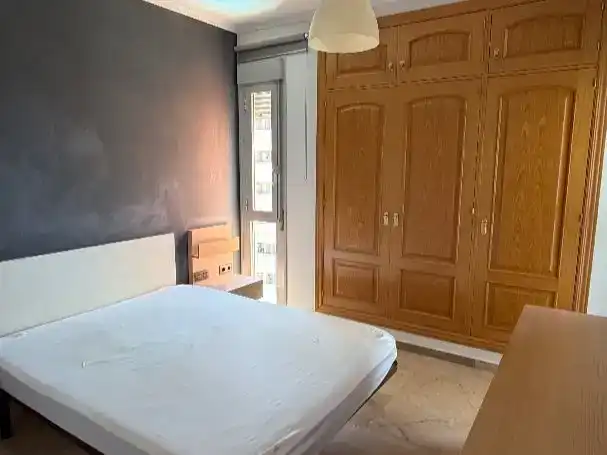 Schlafzimmer von Wohnung zum Verkauf in  Sevilla Capital mit Klimaanlage, Schwimmbad und Balkon