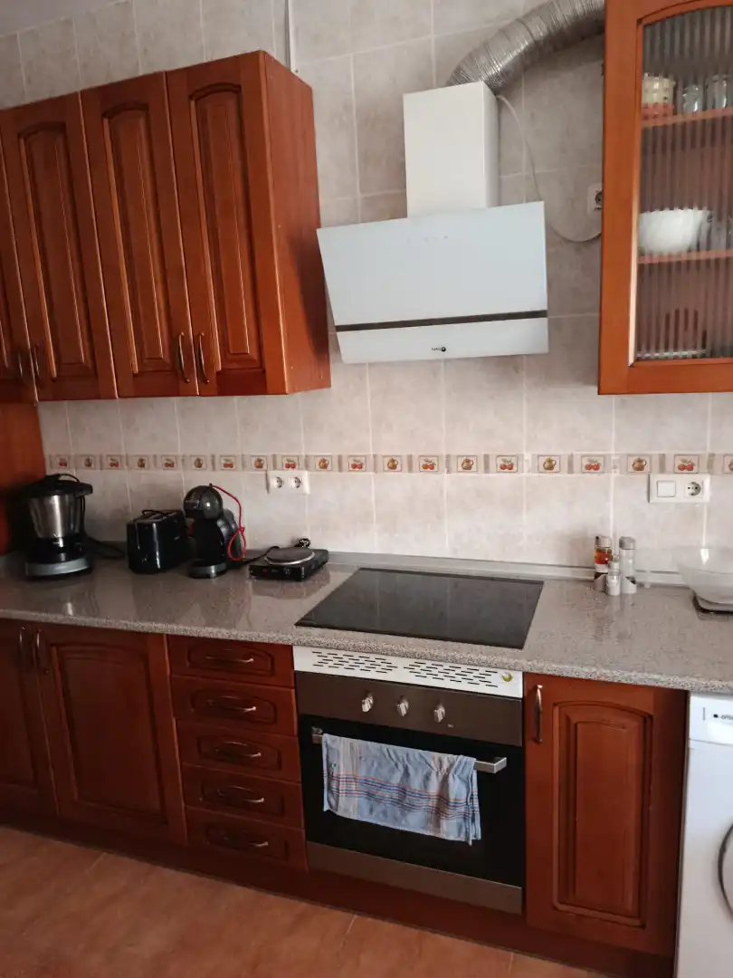 Cuina de Casa adosada en venda en Mota del Cuervo amb Calefacció, Terrassa i Moblat