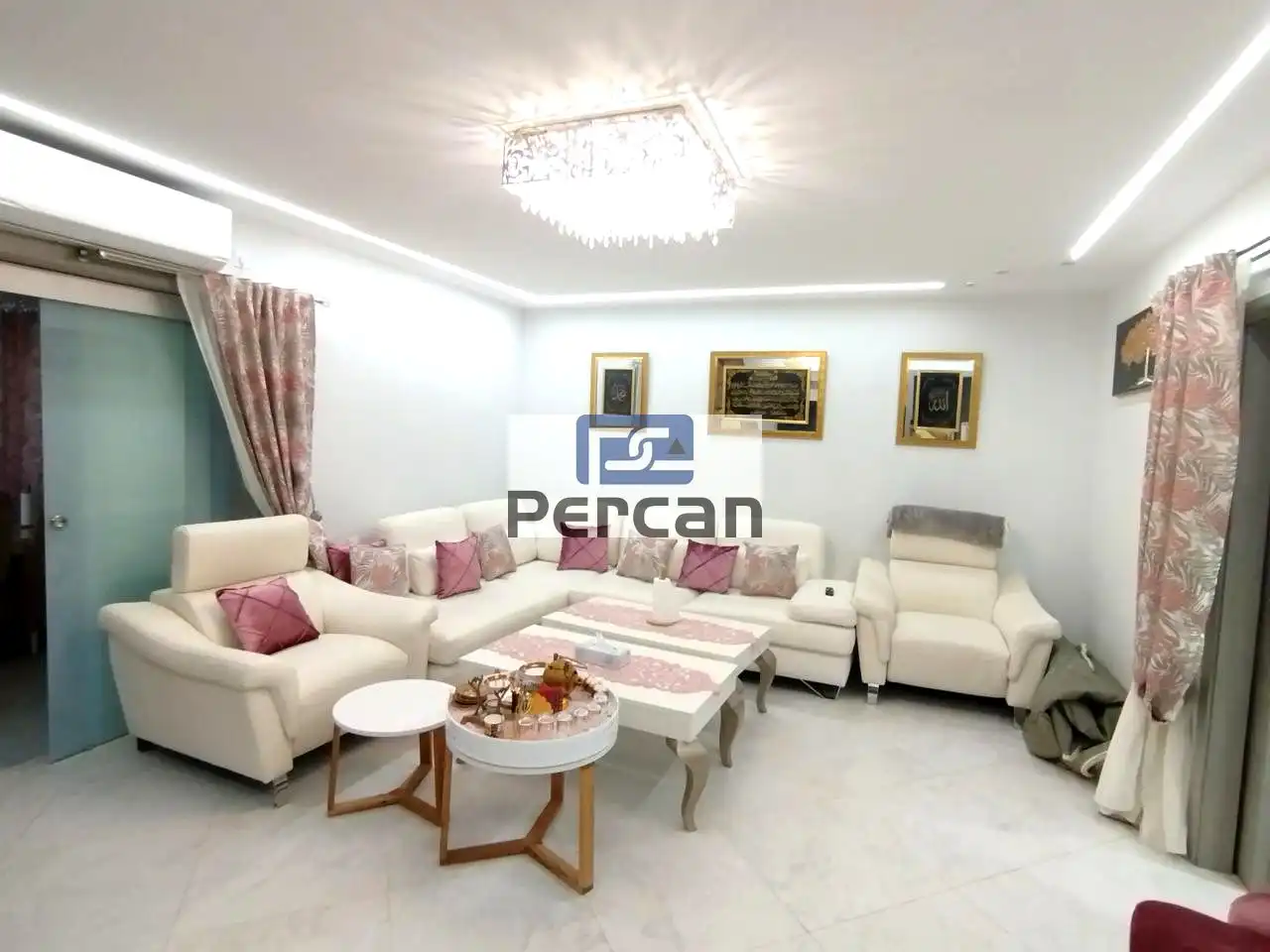 Sala d'estar de Casa o xalet en venda en El Campello amb Aire condicionat, Jardí privat i Terrassa