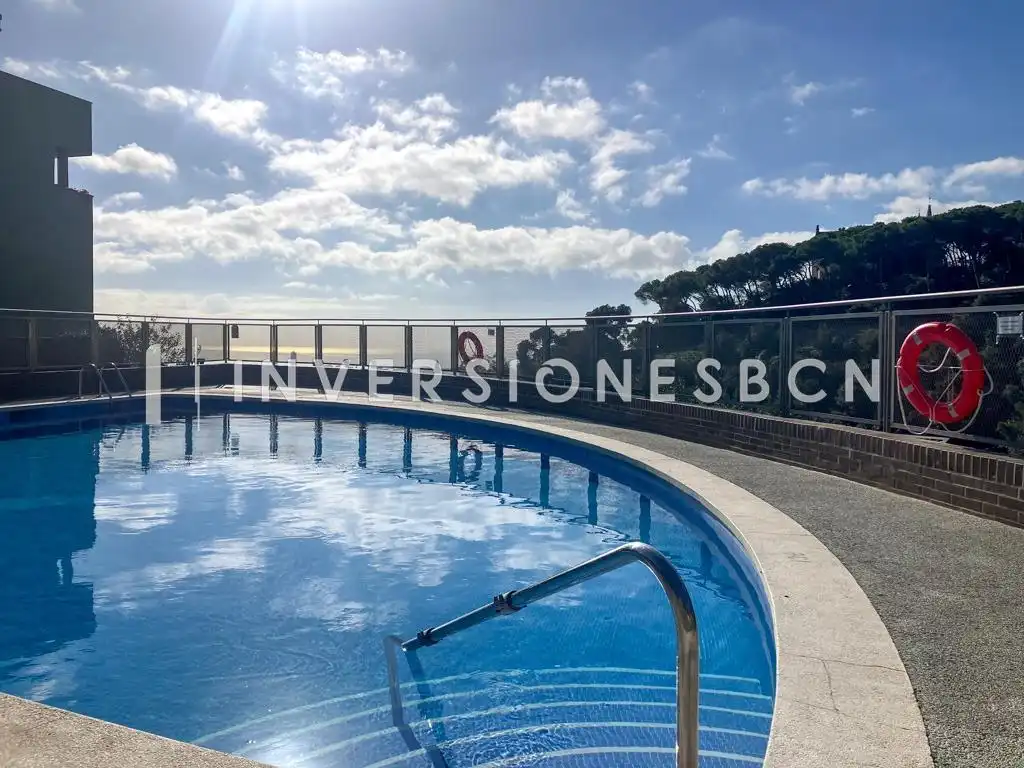Swimming pool of Detached homes for rent in Barcelona  with Terrace and Community pool