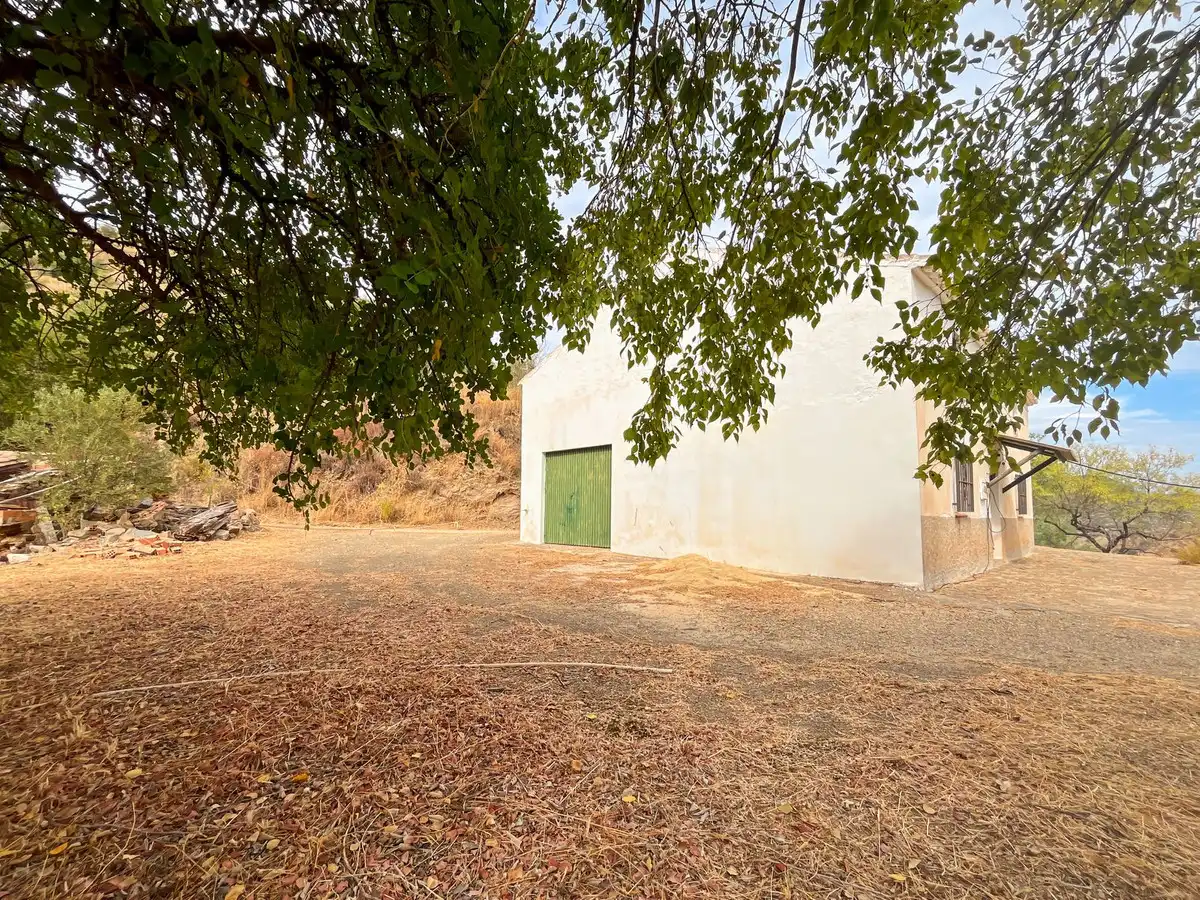 Außenansicht von Country house zum Verkauf in Málaga mit Abstellraum