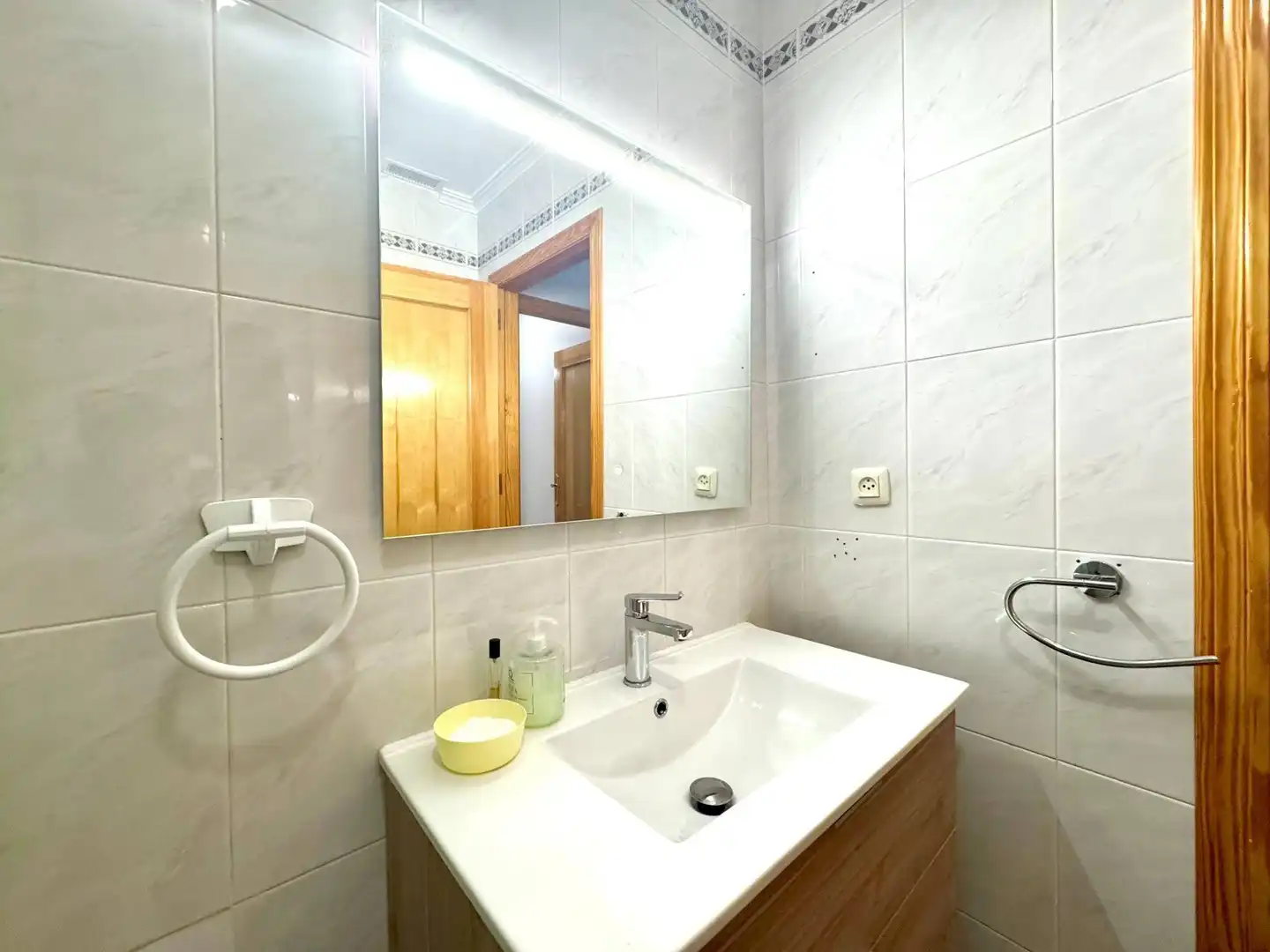 Baño de Apartamento en venta en San Pedro del Pinatar con Aire acondicionado, Calefacción y Amueblado