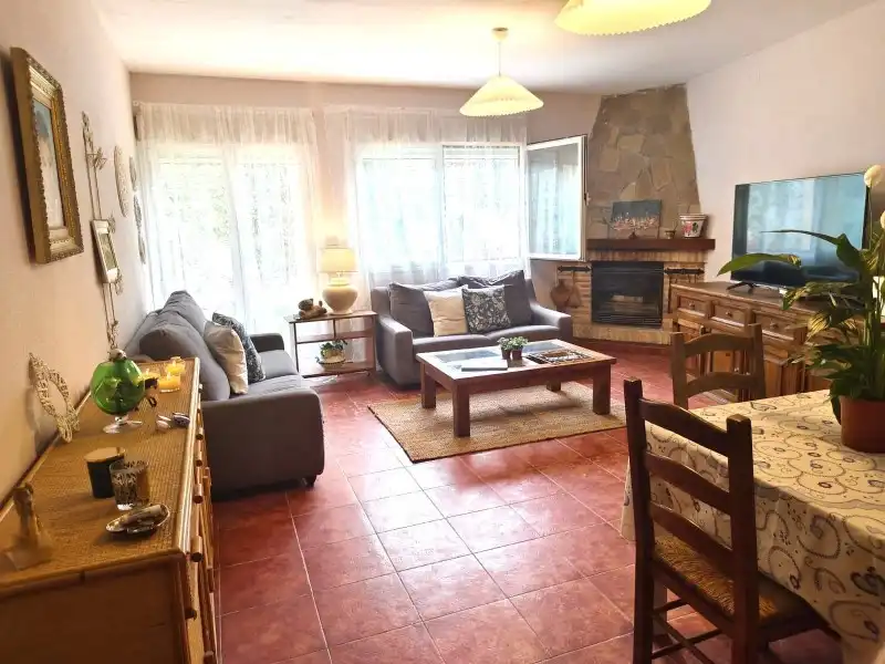 Chalet con jardín en venta en Bustarviejo, imagen 2