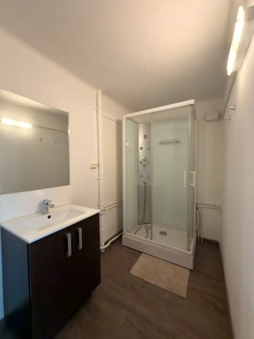 Baño de Local en traspaso en Barcelona con Aire acondicionado, Calefacción y Amueblado