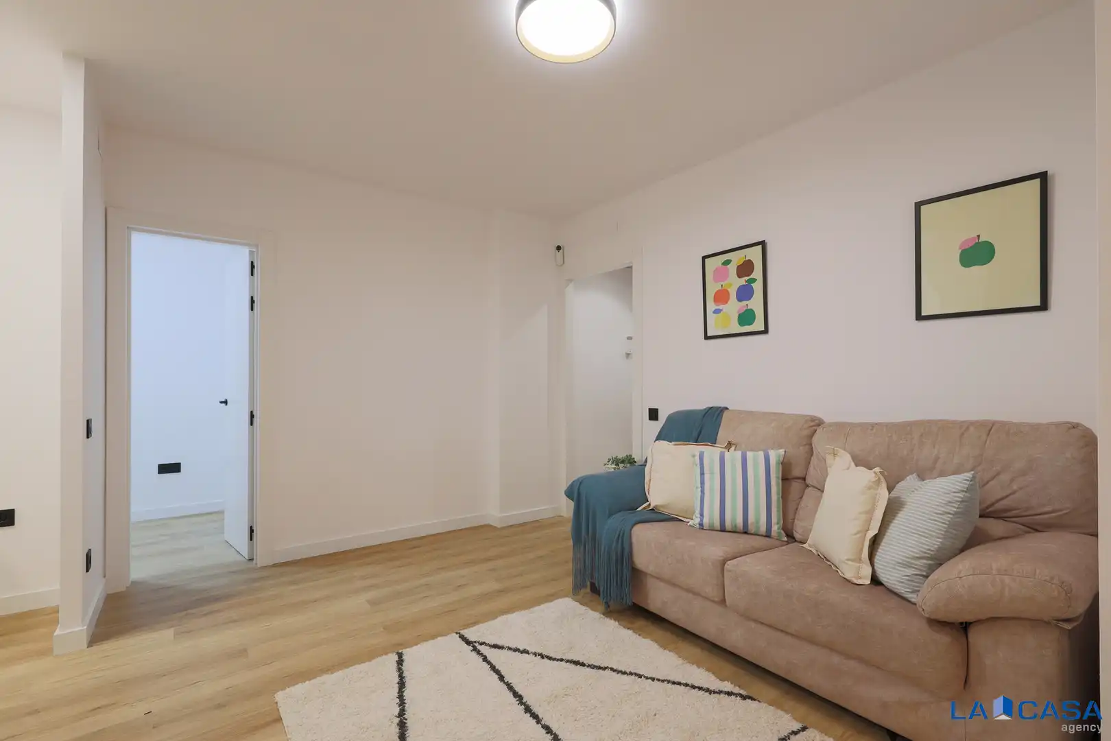 Living room of Ground floor for sale in Barcelona