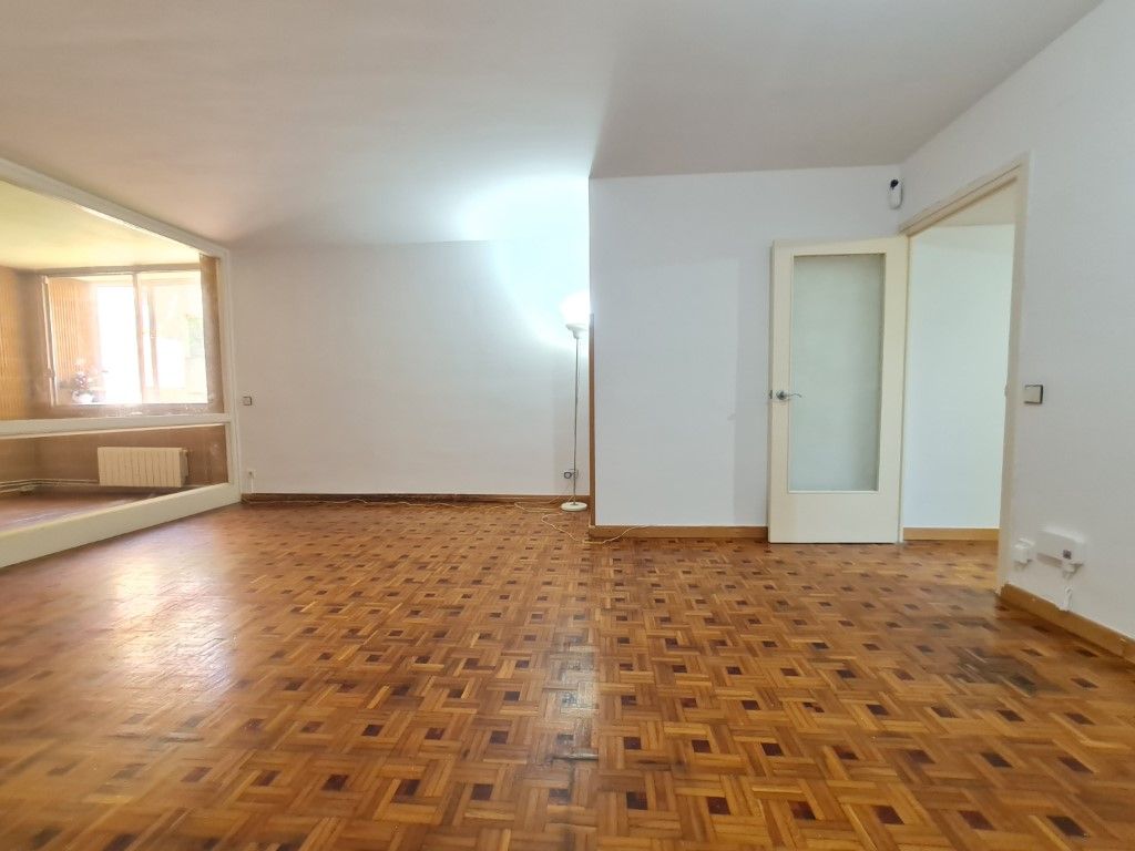 Flat for sale in Girona Capital