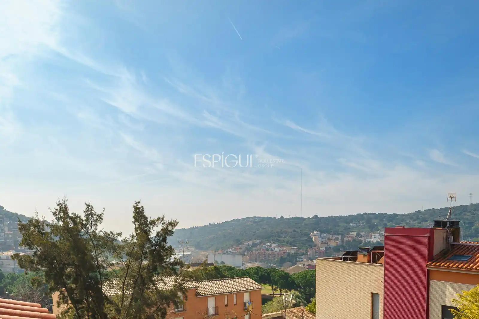 Habitación de Casa adosada en venta en Tiana con Calefacción, Jardín privado y Parquet