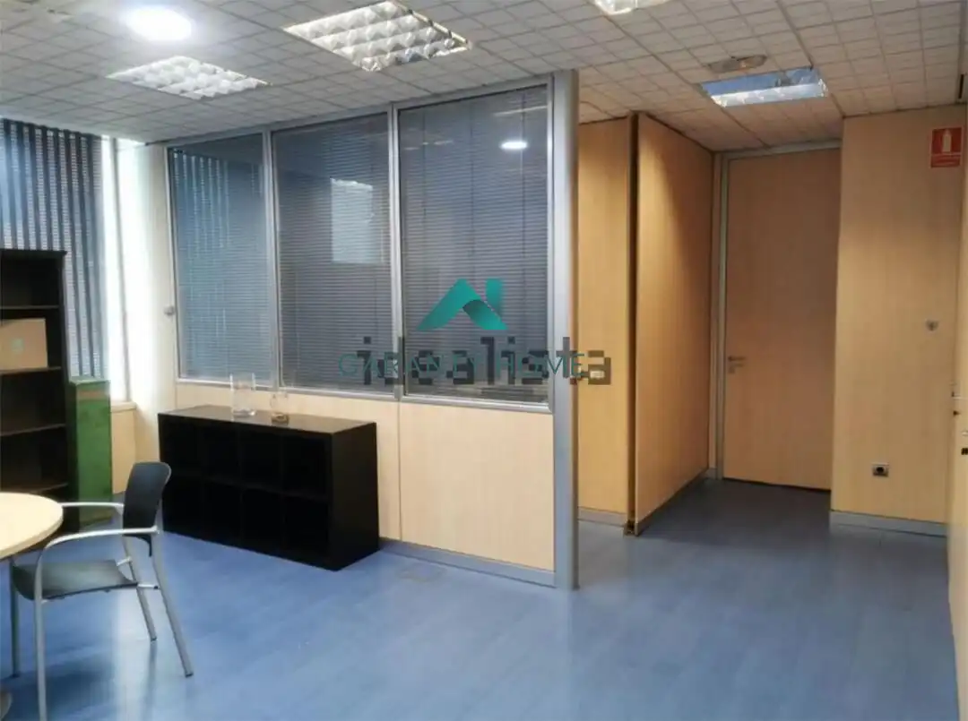 Commercial properties for sale in Madrid  with Air Conditioner