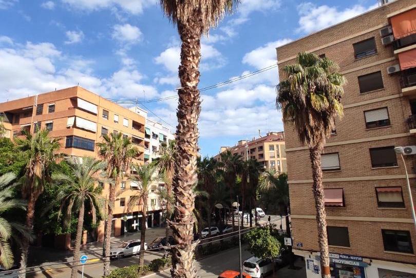 Foto 1 de Piso en venta en Marxalenes, Valencia