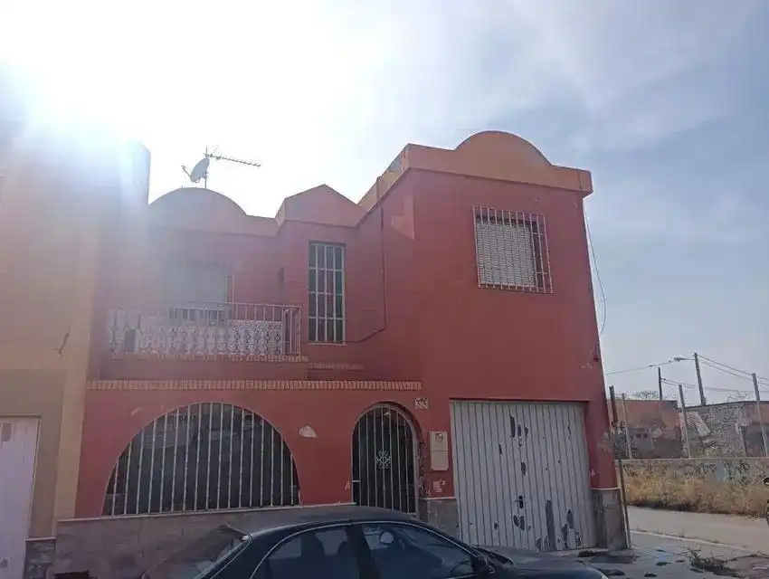 Vista exterior de Piso en venta en Almería