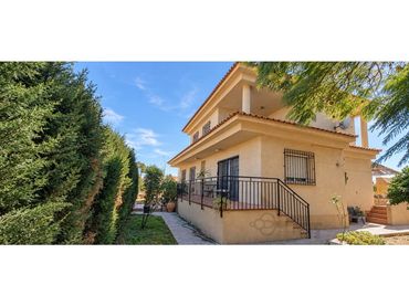 Detached house for sale in Avenida Europa