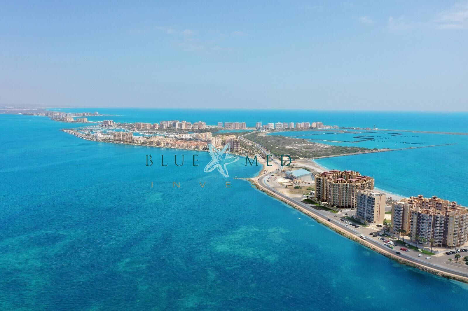 Apartament en venda en La Manga del Mar Menor amb Terrassa i Piscina comunitària