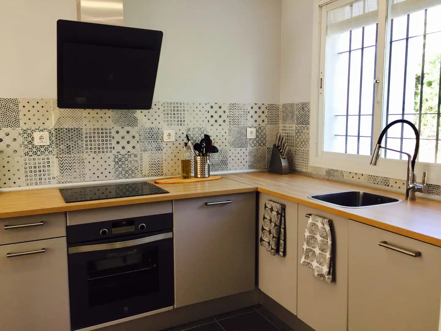 Kitchen of Flat for rent in Marbella  with Air Conditioner, Furnished and Oven