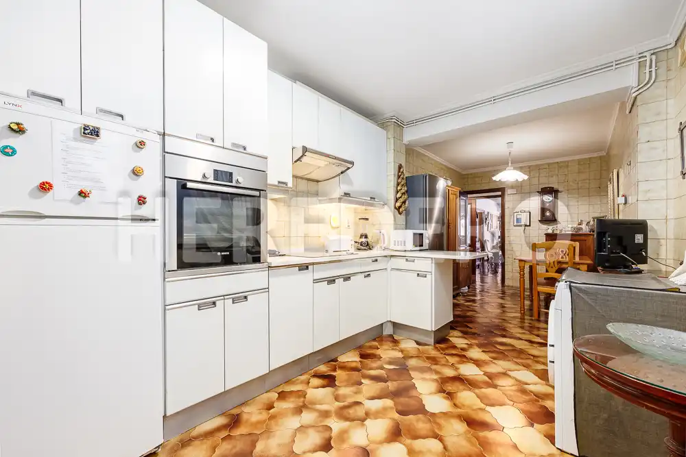 Kitchen of Flat for sale in Vigo   with Heating, Storage room and Balcony