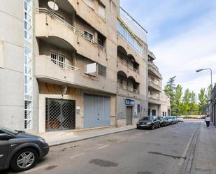 Vista exterior de Pis en venda en  Granada Capital amb Calefacció, Parquet i Terrassa