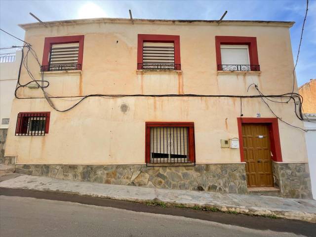Casa adosada en Venta en Calle Cuesta de la Fuente en Berja