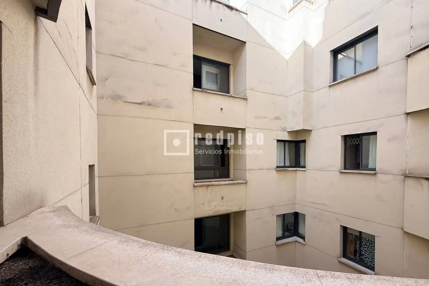 Außenansicht von Wohnung zur Miete in Madrid mit Schwimmbad