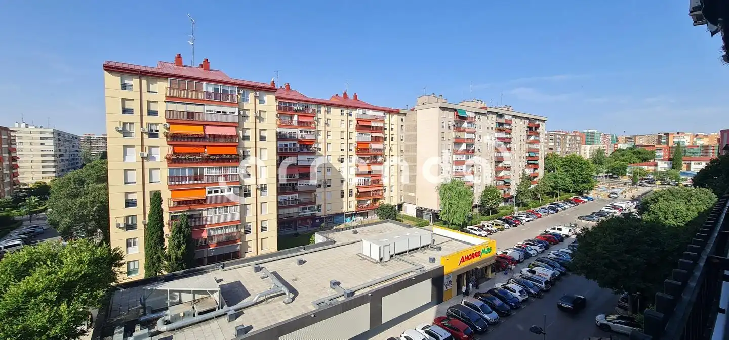 Vista exterior de Piso de alquiler en Alcorcón con Terraza