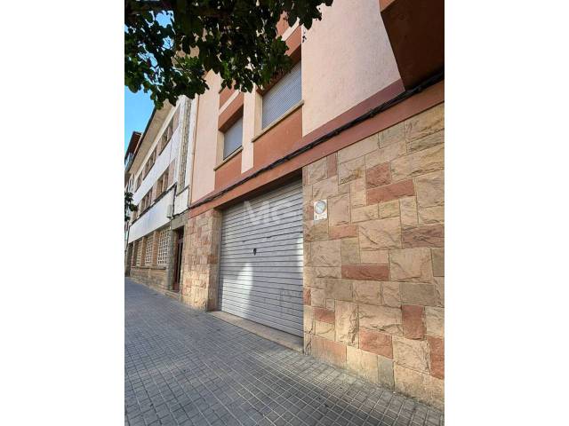 Garaje en Alquiler en Calle Doctor Candi Bayés en Remei - La Guixa