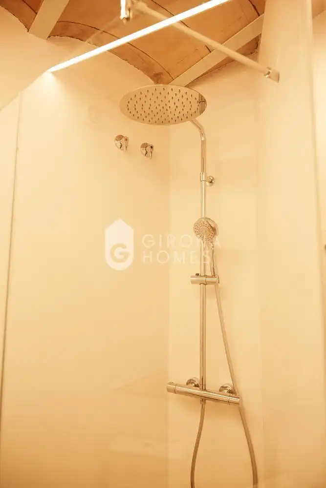 Bathroom of Houses for rent in Girona  with Air Conditioner, Heating and Private garden