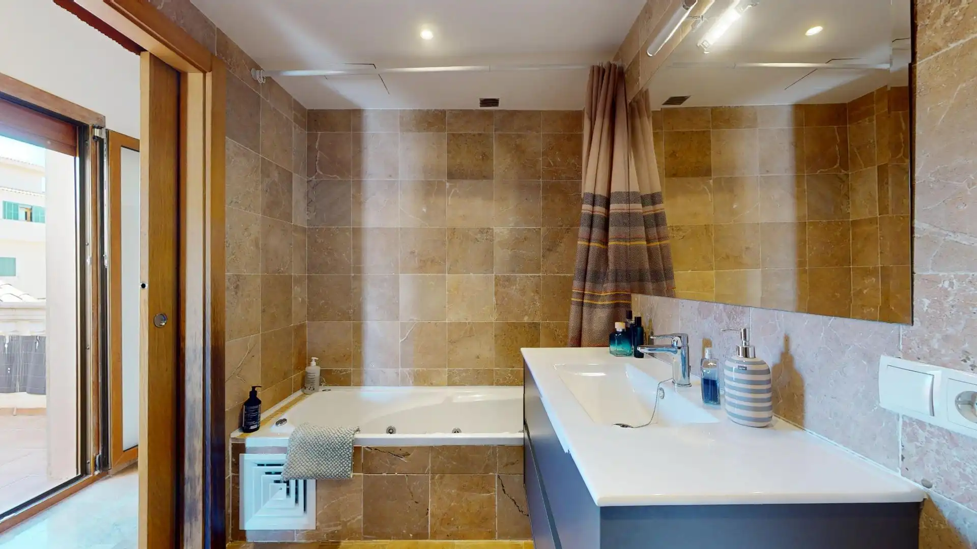 Bany de Casa o xalet en venda en  Palma de Mallorca amb Aire condicionat, Jardí privat i Piscina