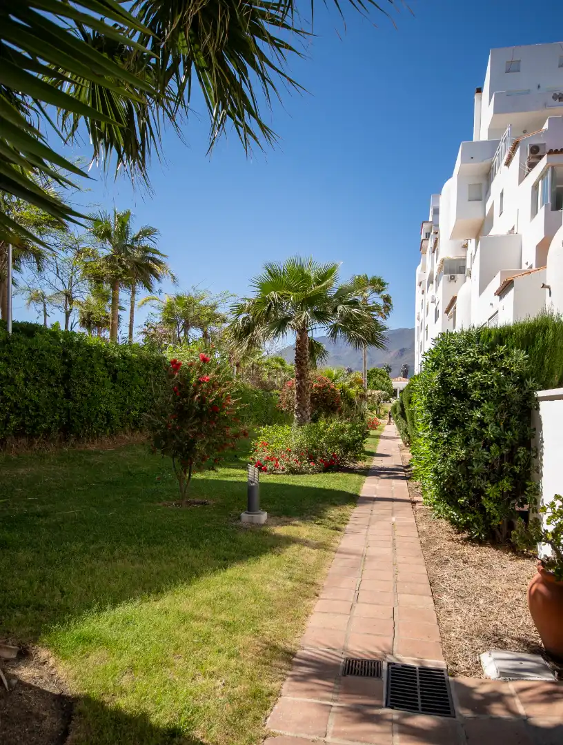 Jardí de Pis en venda en Estepona amb Aire condicionat, Calefacció i Terrassa