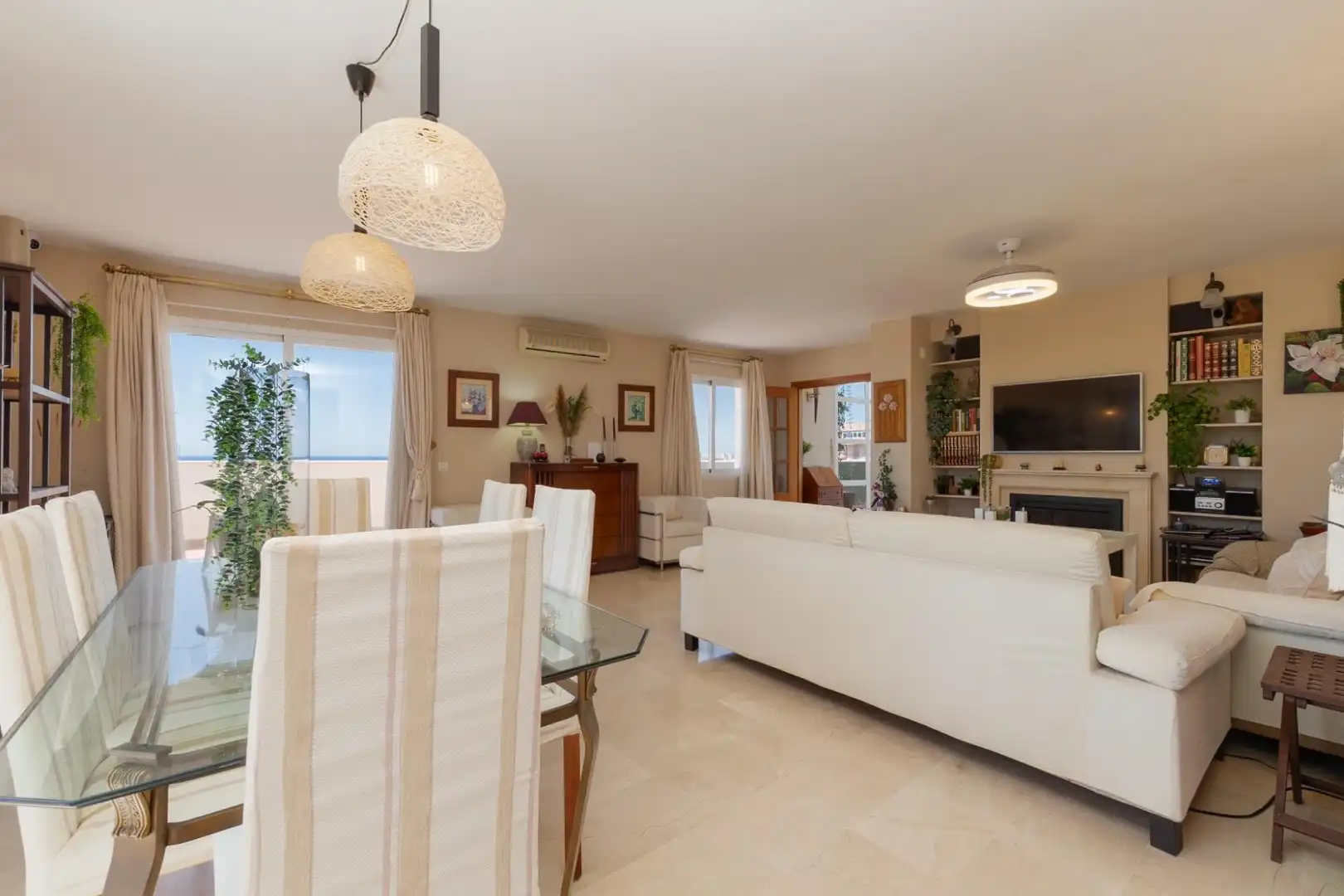 Penthouse with pool for sale in Estepona Pueblo, imagen 3