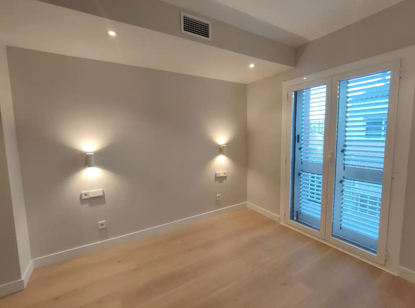 Habitación de Piso de alquiler en Girona con Aire acondicionado, Calefacción y Parquet