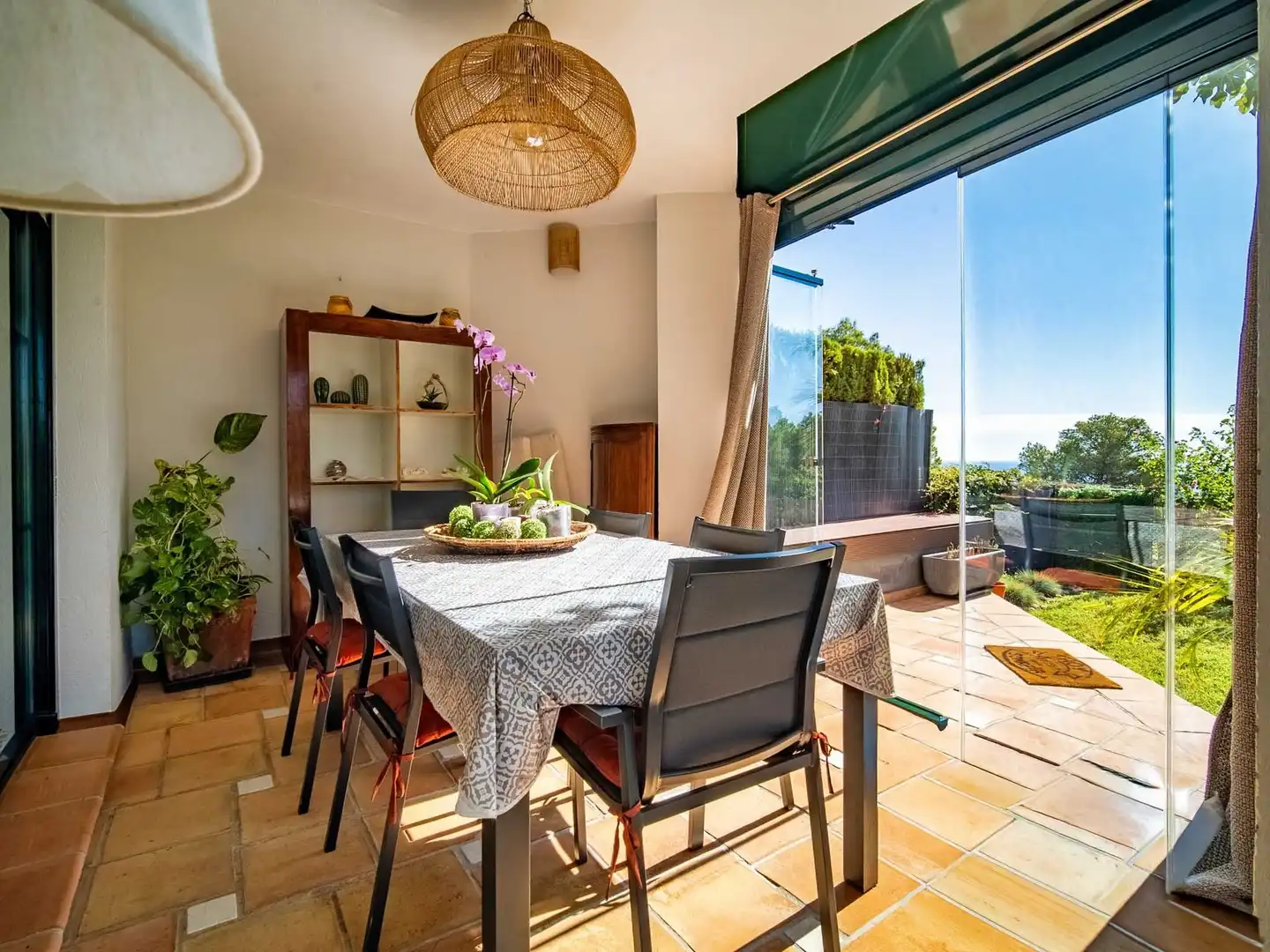 Apartamento con piscina en venta en Golf Bahía, imagen 3