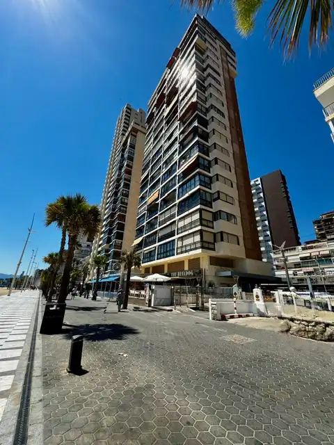 Vista exterior de Apartament de lloguer en Benidorm amb Aire condicionat, Terrassa i Moblat
