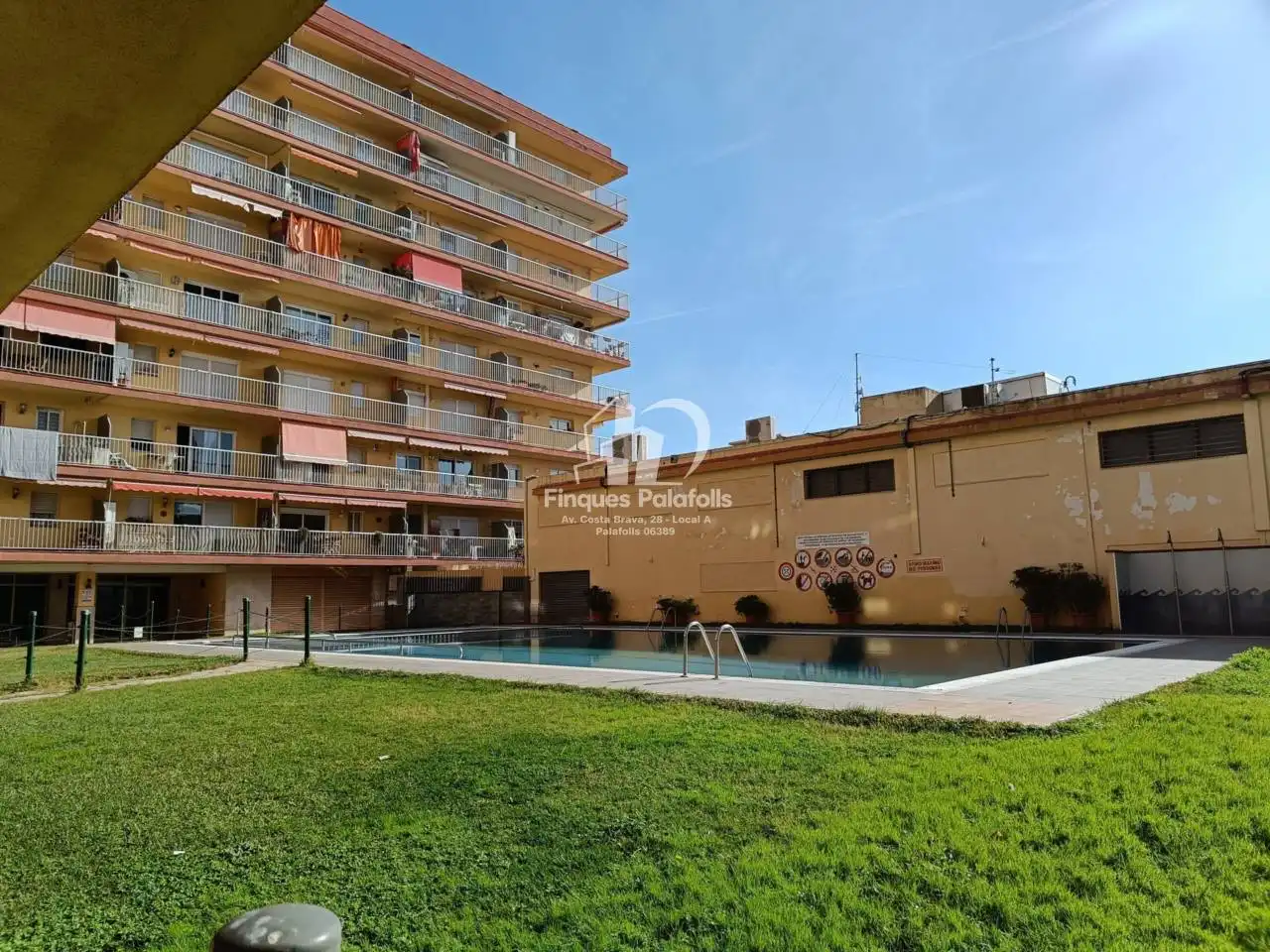 Exterior view of Flat for sale in Malgrat de Mar  with Heating, Terrace and Alarm