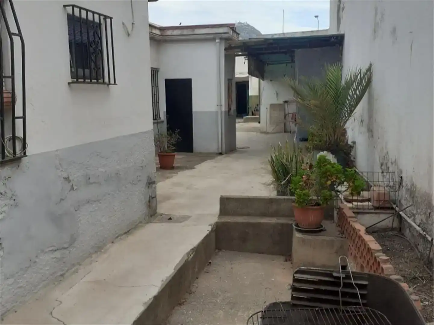 Vista exterior de Planta baja en venta en La Línea de la Concepción
