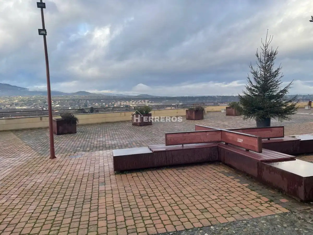 Terrassa de Apartament en venda en Albelda de Iregua amb Calefacció i Moblat