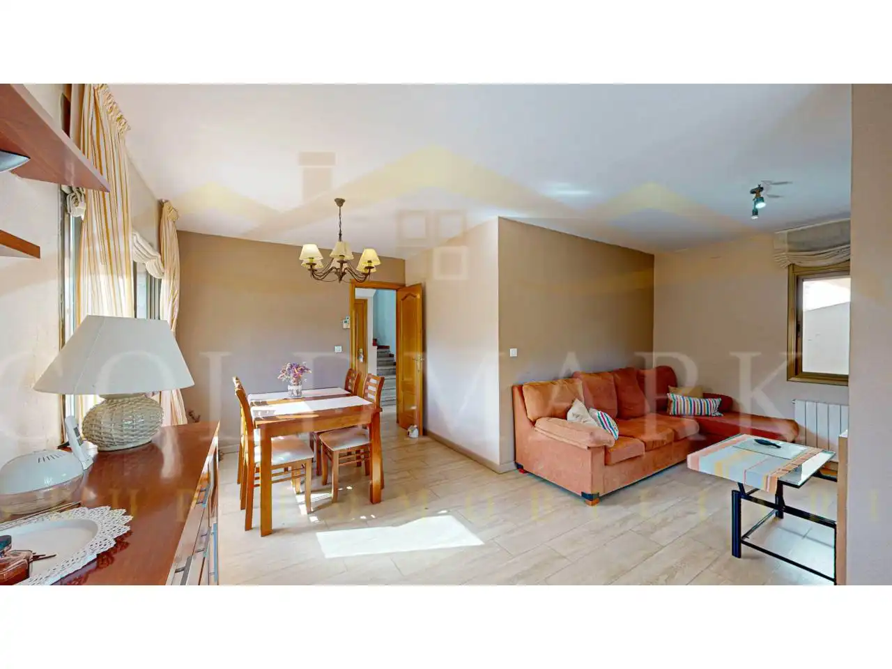 Sala de estar de Casa o chalet en venta en Corbera de Llobregat con Aire acondicionado, Calefacción y Jardín privado