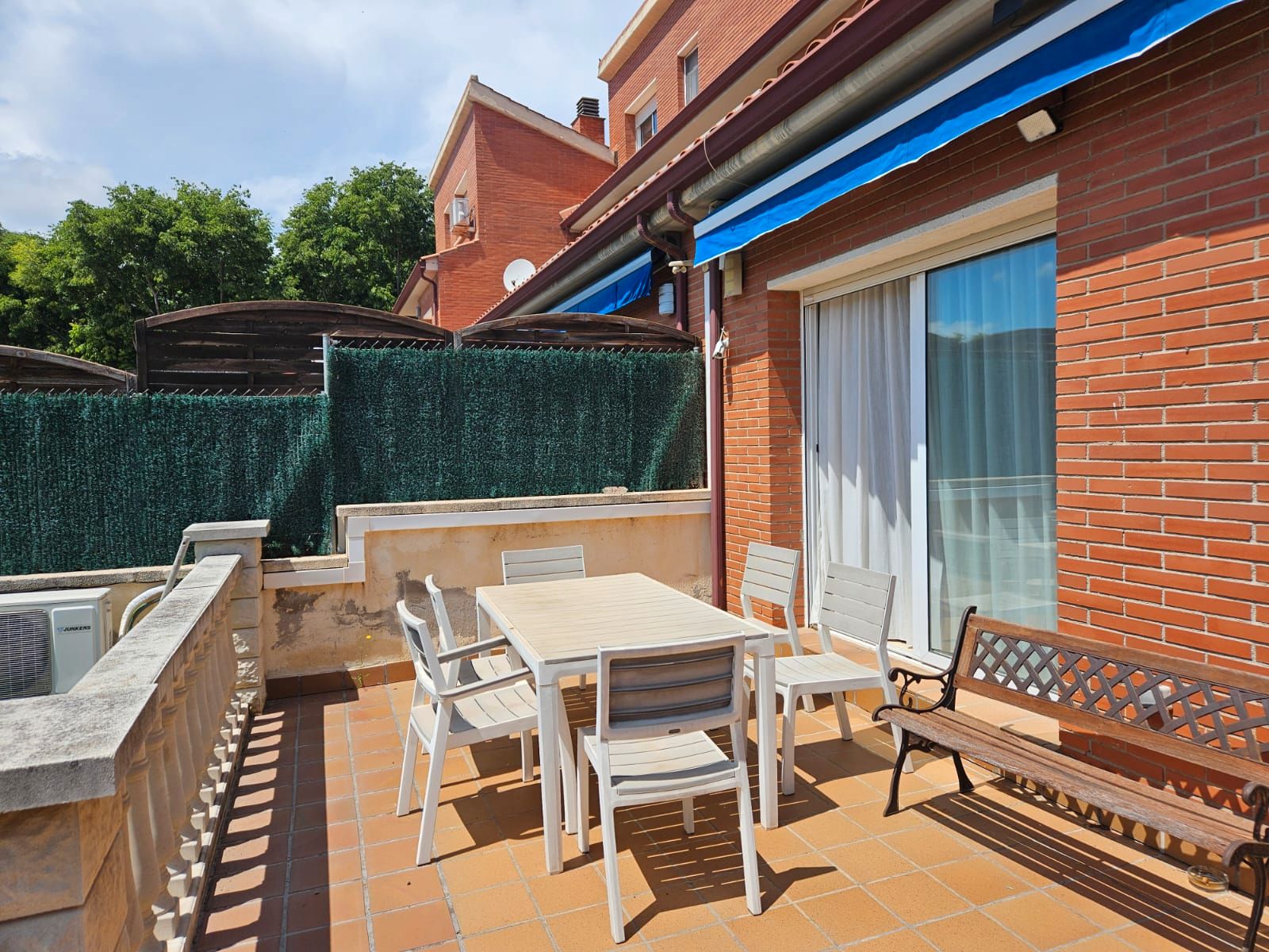 Terrassa de Casa adosada en venda en Banyeres del Penedès amb Aire condicionat, Jardí privat i Terrassa