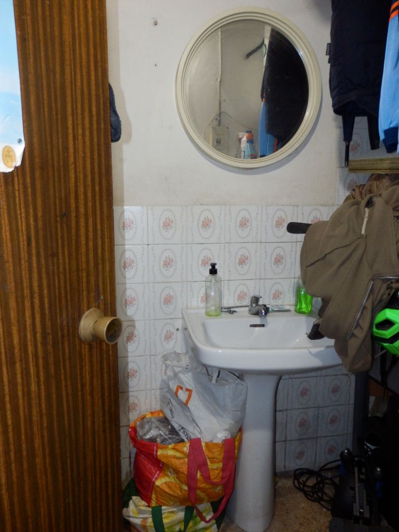 Bathroom of Premises for sale in  Valencia Capital