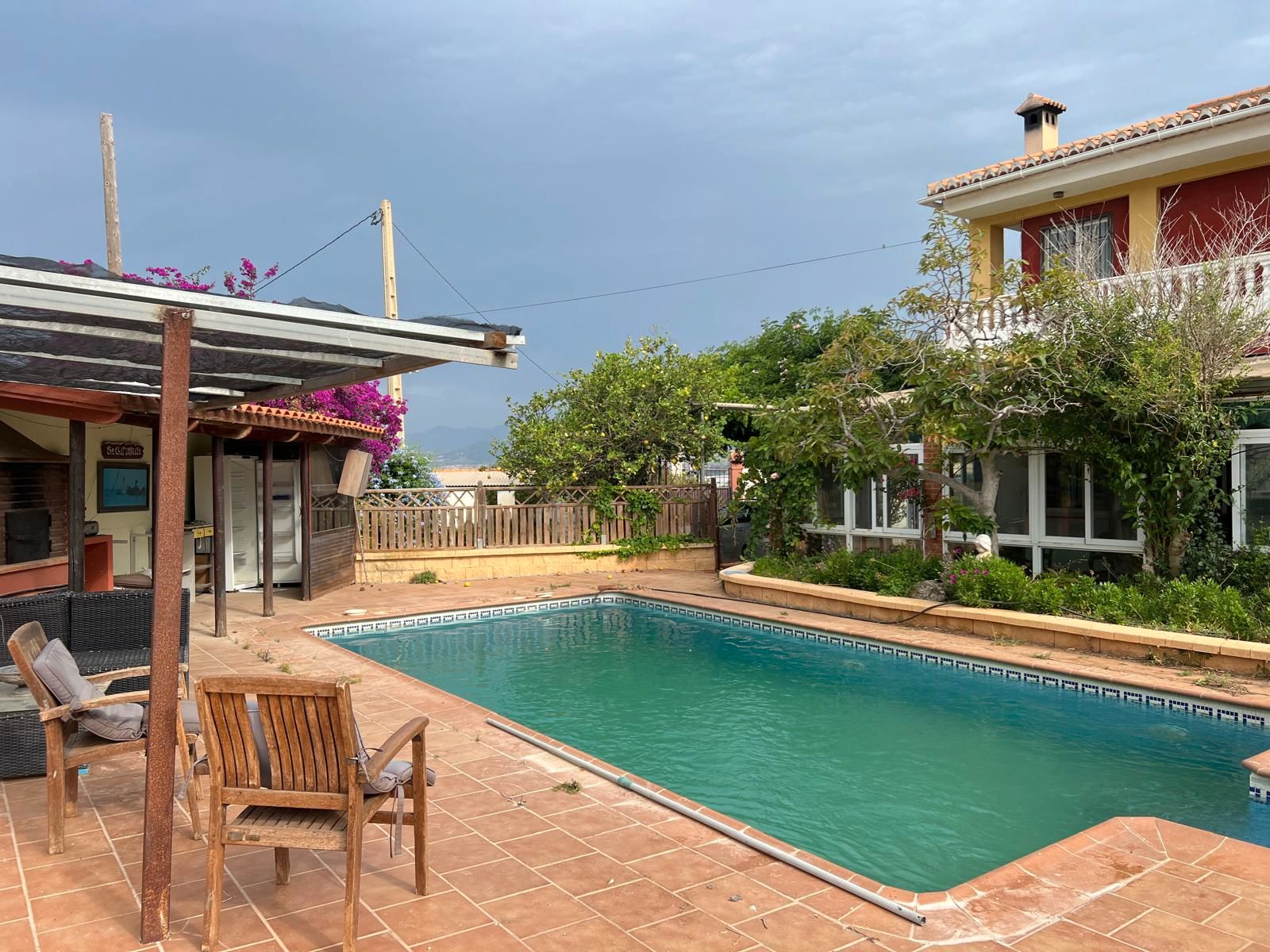 Piscina de Casa o xalet en venda en Motril amb Jardí privat, Terrassa i Piscina