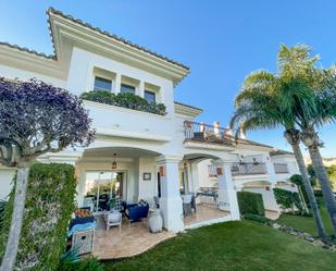 Vista exterior de Casa adosada de lloguer en Mijas amb Aire condicionat, Terrassa i Piscina