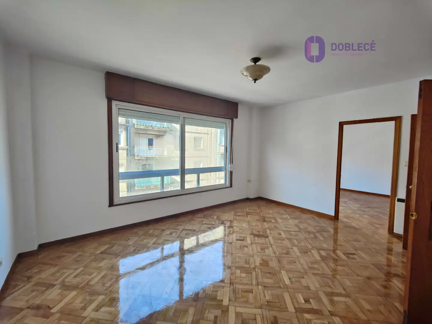 Habitación de Piso en venta en Vigo  con Calefacción, Parquet y Internet