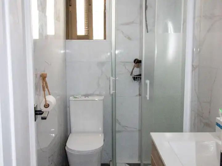 Badezimmer von Wohnung zur Miete in Camins al Grau