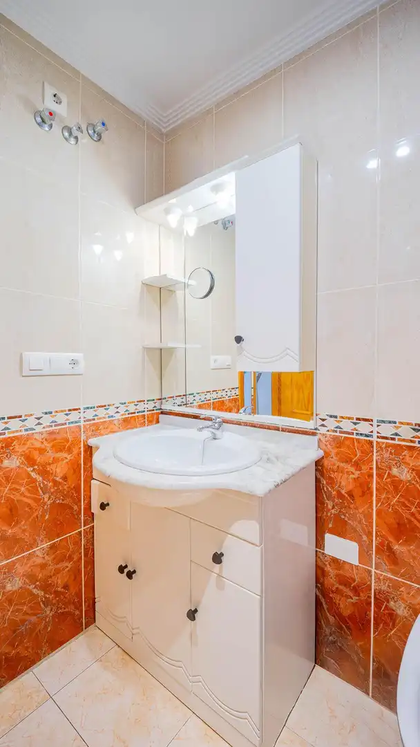 Baño de Apartamento en venta en Torrevieja con Piscina comunitaria
